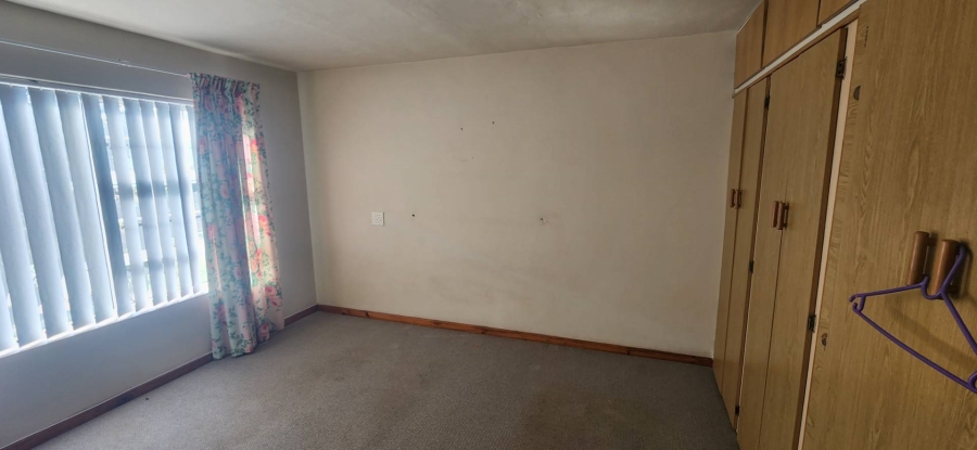 4 Bedroom Property for Sale in Fraaiuitsig Western Cape